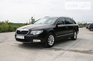 Універсал Skoda Superb 2012 в Чернівцях