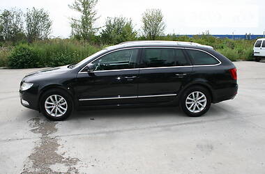 Універсал Skoda Superb 2012 в Чернівцях