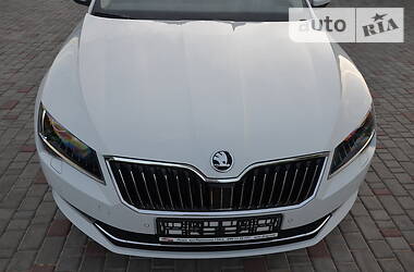 Седан Skoda Superb 2016 в Луцке