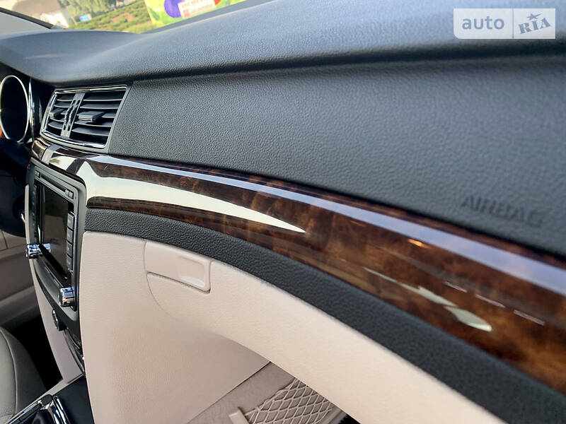 Седан Skoda Superb 2015 в Днепре