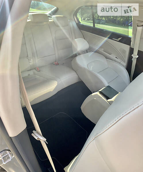 Седан Skoda Superb 2015 в Днепре