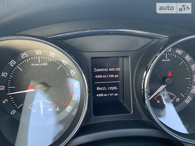 Седан Skoda Superb 2015 в Днепре