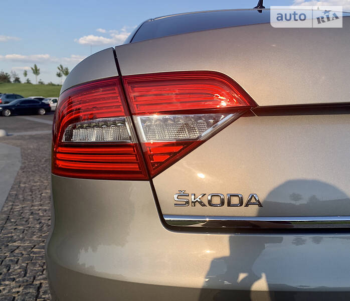 Седан Skoda Superb 2015 в Днепре