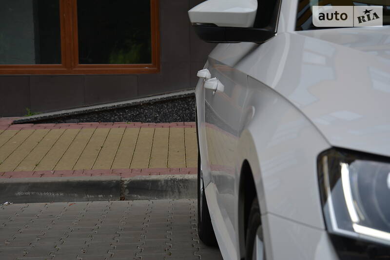 Універсал Skoda Superb 2017 в Луцьку