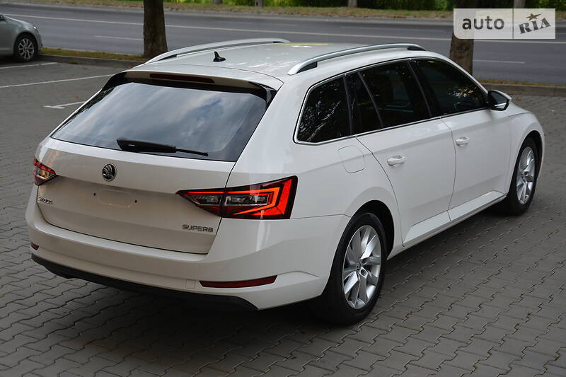 Універсал Skoda Superb 2017 в Луцьку