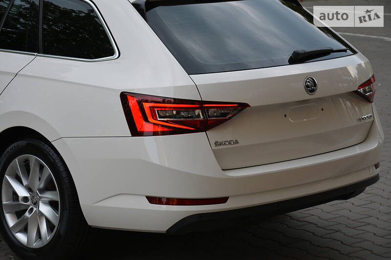 Універсал Skoda Superb 2017 в Луцьку