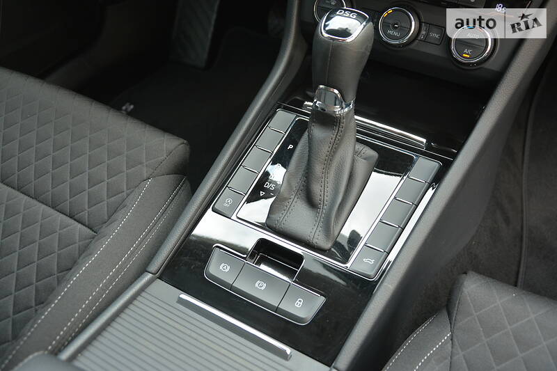 Універсал Skoda Superb 2017 в Луцьку