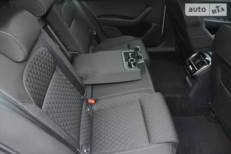 Універсал Skoda Superb 2017 в Луцьку