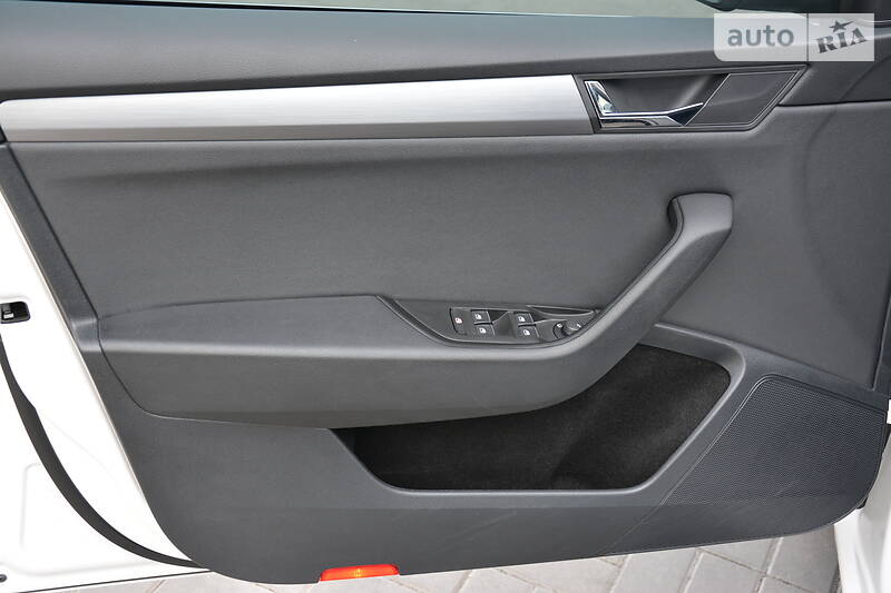 Універсал Skoda Superb 2017 в Луцьку