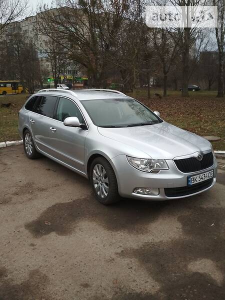 Универсал Skoda Superb 2013 в Ровно