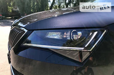 Ліфтбек Skoda Superb 2019 в 