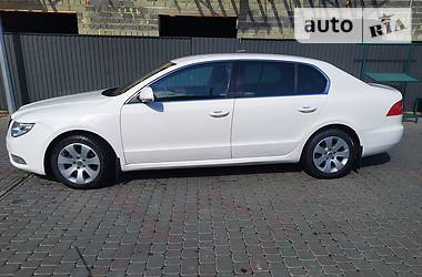 Седан Skoda Superb 2011 в Надворной