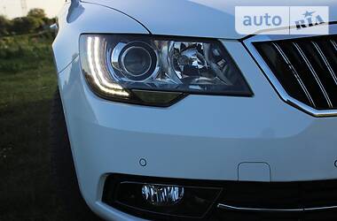 Универсал Skoda Superb 2014 в Бродах