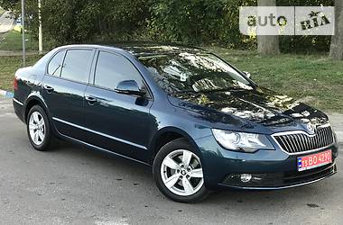 Седан Skoda Superb 2015 в Львове