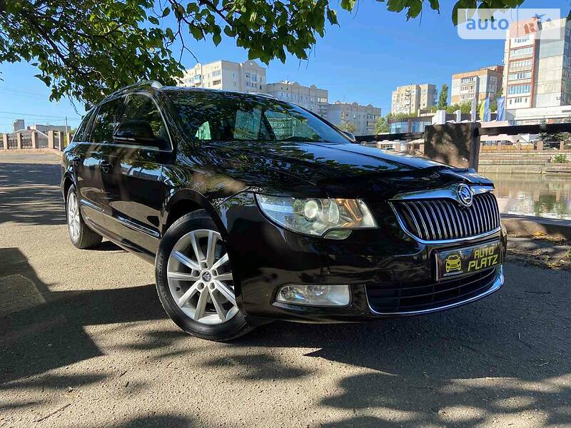 Универсал Skoda Superb 2013 в Кропивницком