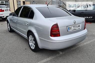 Седан Skoda Superb 2003 в Львове