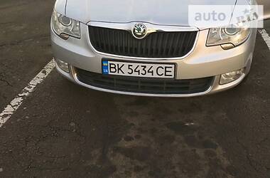 Универсал Skoda Superb 2013 в Ровно