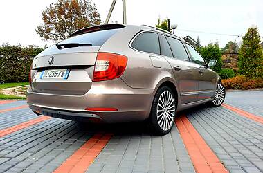 Універсал Skoda Superb 2015 в Луцьку