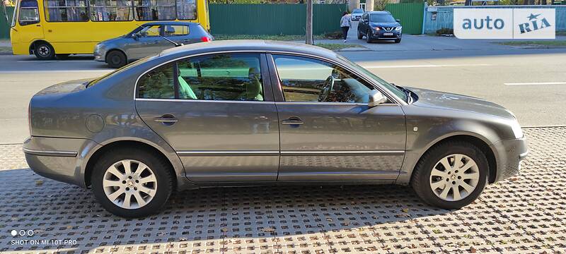 Седан Skoda Superb 2005 в Києві