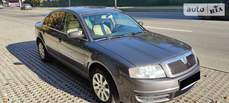 Седан Skoda Superb 2005 в Києві