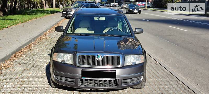 Седан Skoda Superb 2005 в Києві
