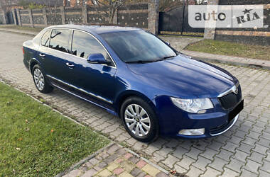 Седан Skoda Superb 2009 в Луцке