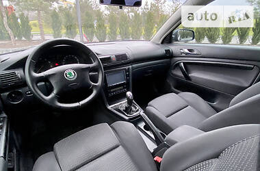 Седан Skoda Superb 2005 в Днепре