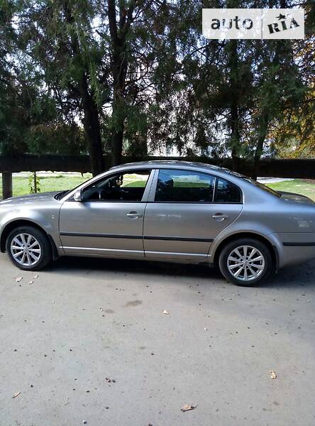 Лифтбек Skoda Superb 2006 в Измаиле