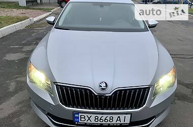 Седан Skoda Superb 2016 в Хмельницком