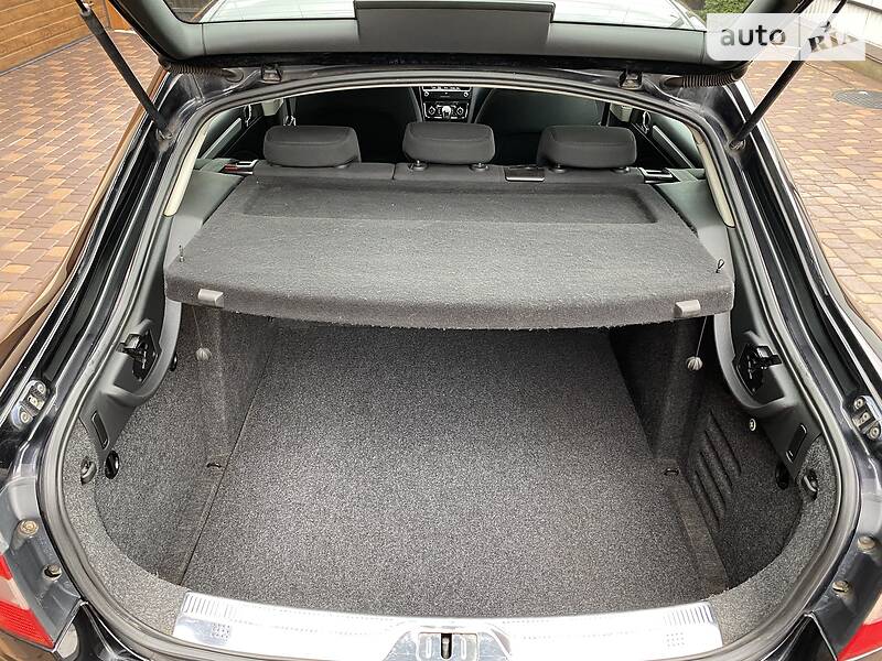 Седан Skoda Superb 2012 в Черновцах