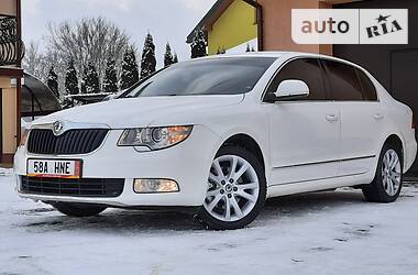 Седан Skoda Superb 2011 в Самборе