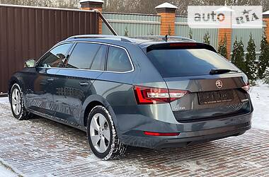 Универсал Skoda Superb 2016 в Киеве