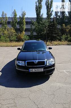 Седан Skoda Superb 2002 в Днепре