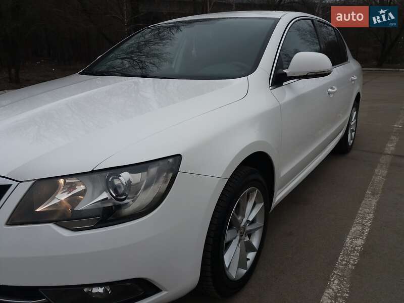 Лифтбек Skoda Superb 2014 в Запорожье