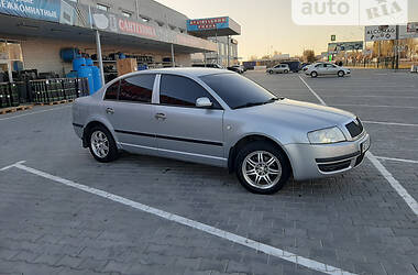 Седан Skoda Superb 2005 в Павлограде