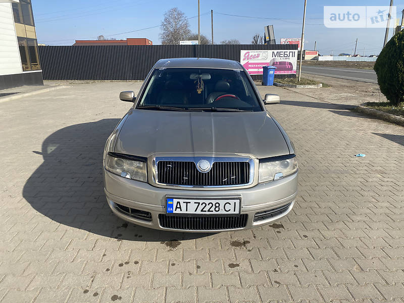 Седан Skoda Superb 2004 в Снятині