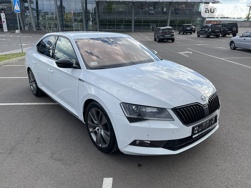 Седан Skoda Superb 2016 в Киеве