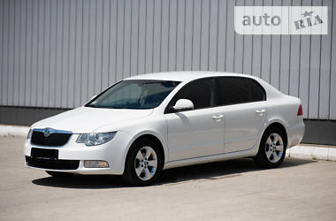 Лифтбек Skoda Superb 2012 в Черновцах