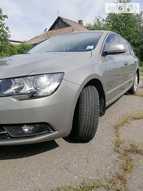 Лифтбек Skoda Superb 2013 в Днепре