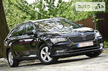 Универсал Skoda Superb 2017 в Дрогобыче