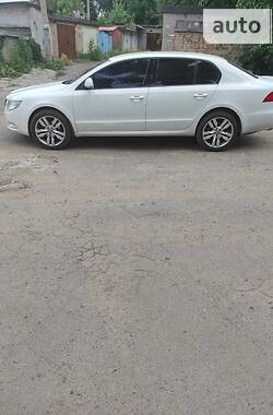 Седан Skoda Superb 2012 в Кривом Роге