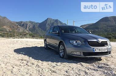 Седан Skoda Superb 2011 в Ивано-Франковске