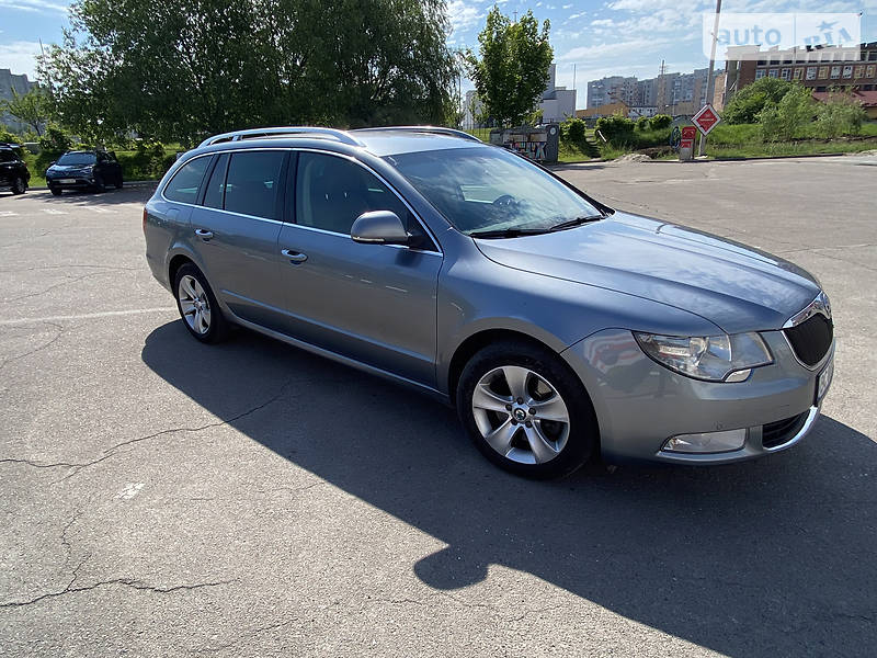 Універсал Skoda Superb 2011 в Львові