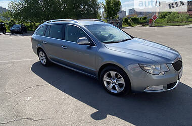 Універсал Skoda Superb 2011 в Львові