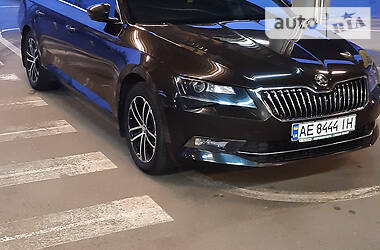 Хэтчбек Skoda Superb 2016 в Кривом Роге