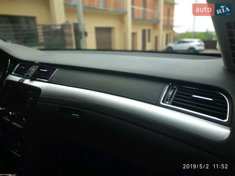 Універсал Skoda Superb 2014 в Сваляві