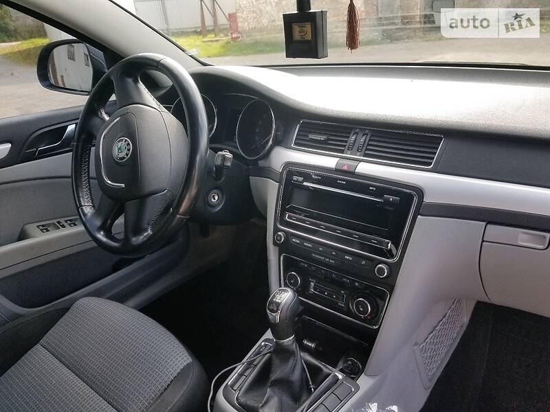 Седан Skoda Superb 2010 в Ивано-Франковске