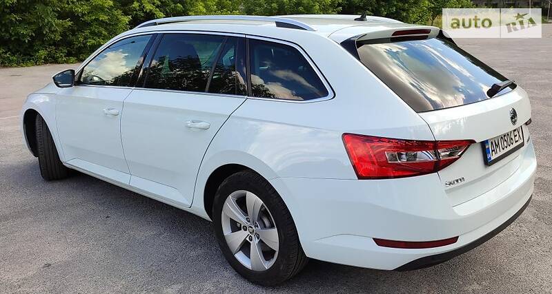 Универсал Skoda Superb 2017 в Звягеле