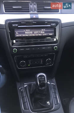 Лифтбек Skoda Superb 2012 в 