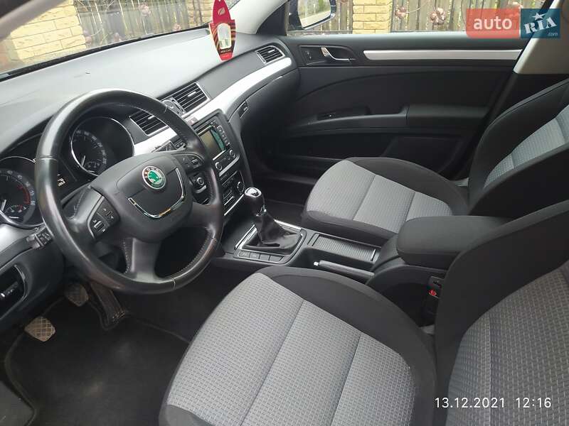 Универсал Skoda Superb 2012 в Гадяче